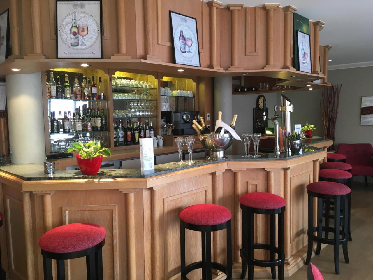 Hotel Restaurant Crystal Erstein Eksteriør bilde